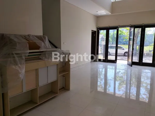 image RUMAH 2 LT HOOK MODERN BARU GRESS STRATEGI DEKAT PAKUWON MALL DAN CIPUTRA WORLD (3)