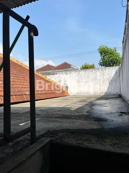 image RUMAH USAHA 2 LT LEBAR NOL JALAN PROPINSI JALAN KAKI KE ALUN ALUN KOTA BATU (4)