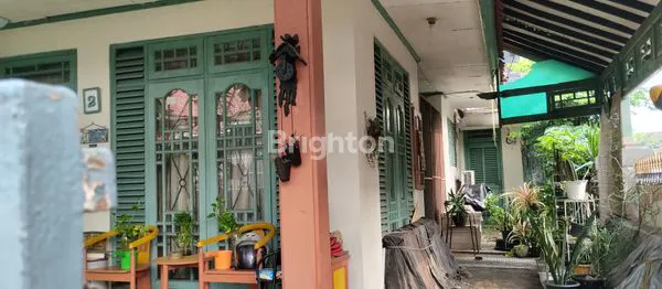 image RUMAH HOEK CANTIK DAN LUAS DI KAVLING UI DEPOK (2)