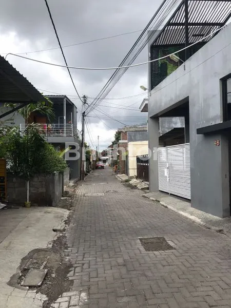 image RUMAH LUAS 189 M, 2 LANTAI + ROOFTOP DEKAT UAD WIROSABAN, AKSES MUDAH (7)