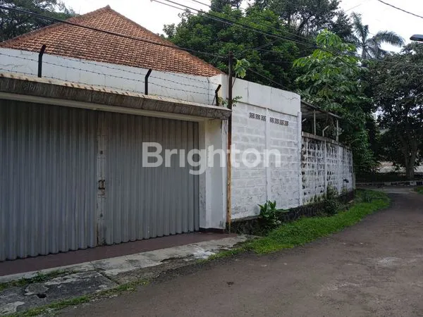 image SANGAT MURAH.... RUMAH DENGAN HALAMAN LUAS DI HOOK, LOKASI RING SATU DI KOTA BOGOR (8)