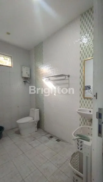 image RUMAH SIAP HUNI 6 KAMAR TIDUR FULL FURNISHED AREA MOJOROTO, KEDIRI (5)