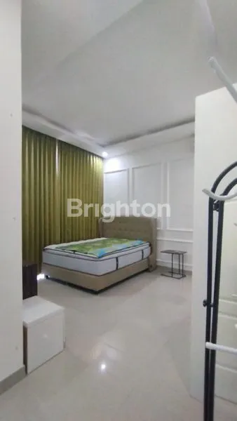 image RUMAH SIAP HUNI 6 KAMAR TIDUR FULL FURNISHED AREA MOJOROTO, KEDIRI (8)