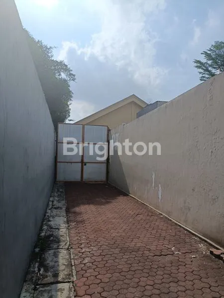 image TOKO RUMAH GUDANG RAYA BRONGGALAN LUAS DAN PANJANG COCOK BUAT USAHA (3)