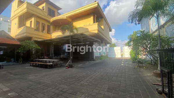 image GEDUNG DI SUNSET ROAD - LOKASI SANGAT BAGUS - HALAMAN LUAS - BONUS GUDANG (2)