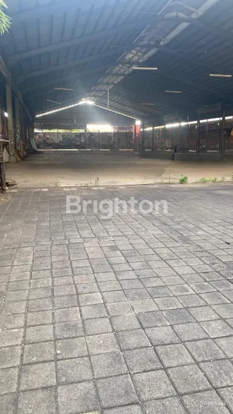 image GEDUNG DI SUNSET ROAD - LOKASI SANGAT BAGUS - HALAMAN LUAS - BONUS GUDANG (3)