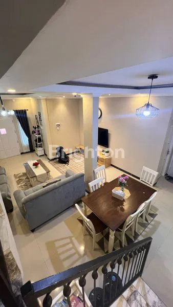 image RUMAH DUA LANTAI DI CASTARICA (8)