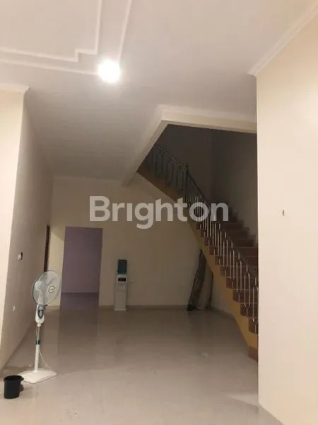 image RUMAH MODERN MINIMALIS 2 LANTAI  (3)