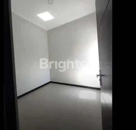 image BARU GRESS GRAND ALANA GUNUNGANYAR MINIMALIS 2 LANTAI LUAS TANAH 90 ADA KELEBIHAN TANAH DEKAT MERR RUNGKUT UPN MEDOKAN (2)