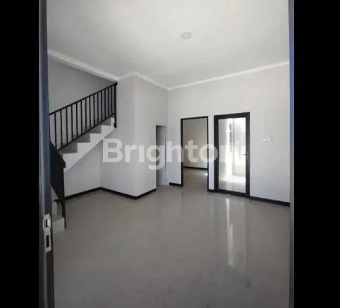 image BARU GRESS GRAND ALANA GUNUNGANYAR MINIMALIS 2 LANTAI LUAS TANAH 90 ADA KELEBIHAN TANAH DEKAT MERR RUNGKUT UPN MEDOKAN (1)