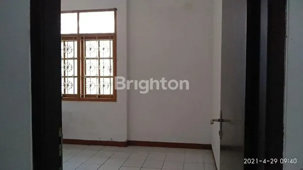 image RUMAH TERAWAT  DAN SIAP HUNI DI SOLO BARU (4)