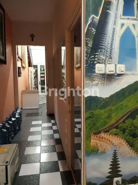 image TURUN HARGA RUKO FULL FURNISHED 3 LANTAI BRATANG WETAN 0 JALAN LOKASI KOMERSIL (3)