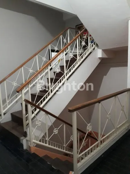 image TURUN HARGA RUKO FULL FURNISHED 3 LANTAI BRATANG WETAN 0 JALAN LOKASI KOMERSIL (4)