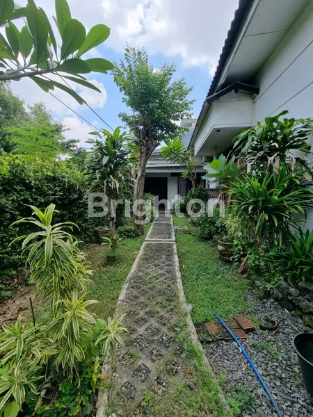 image RUMAH HITUNG TANAH, LOKASI STRATEGIS JL PANJANG JIWO SURABAYA (8)
