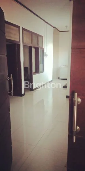 image RUMAH DI AREA KOMERSIAL JALAN BILITON, SURABAYA PUSAT (3)