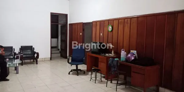 image RUMAH DI AREA KOMERSIAL JALAN BILITON, SURABAYA PUSAT (4)