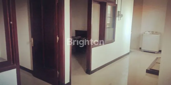 image RUMAH DI AREA KOMERSIAL JALAN BILITON, SURABAYA PUSAT (6)