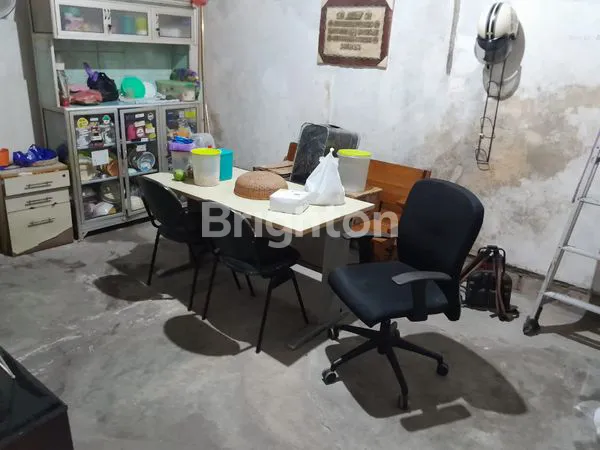 image RUMAH STRATEGIS COCOK UNTUK TEMPAT USAHA ATAU KOS KOSTDIKELILINGI: BANK BCA PUSAT, KANTOR PEMERINTAHAN DAN SWASTA, POLTEK UNSRI, PUSAT  KULINER, MALL PALEMBANG ICON, PALEMBANG SQUER, RUMAH SAKIT BUNDA (5)