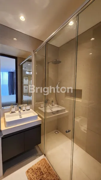 image MEWAH FULL FURNISH APARTMENT 2BR ROSEBAY DEKAT PAKUWON MALL, NATIONAL HOSPITAL, LENMARC, CITRALAND. SURABAYA BARAT JAWA TIMUR (4)