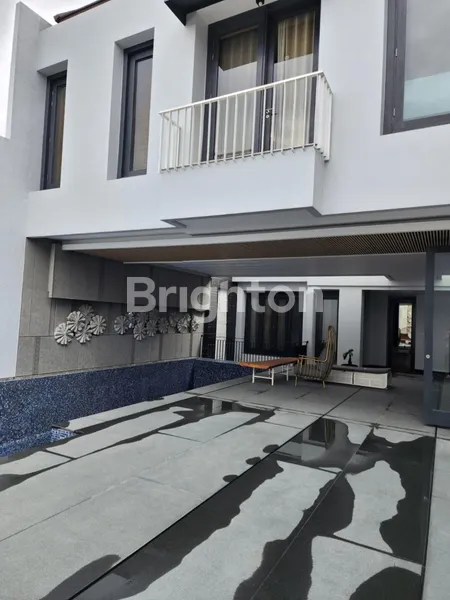 image RUMAH 3 LANTAI SEMI FURNISH DI INTERCON KEBON JERUK JAKARTA BARAT (6)