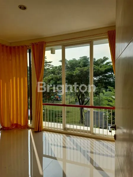 image RUMAH 2 LANTAI VIEW CANTIK HADAP DANAU DAN PLAYGROUND (2)