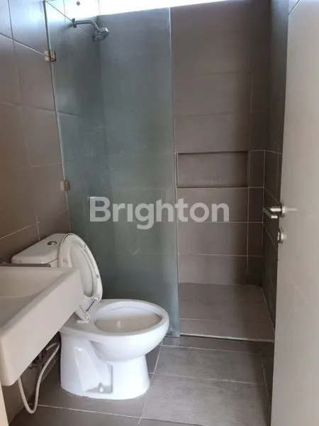 image RUMAH 2 LANTAI VIEW CANTIK HADAP DANAU DAN PLAYGROUND (5)