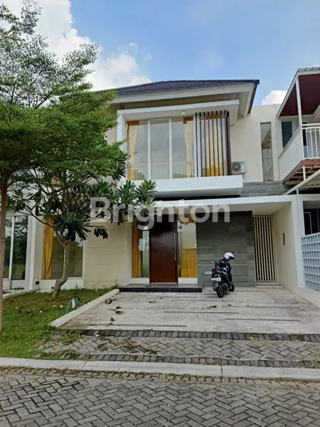 image RUMAH 2 LANTAI VIEW CANTIK HADAP DANAU DAN PLAYGROUND (1)