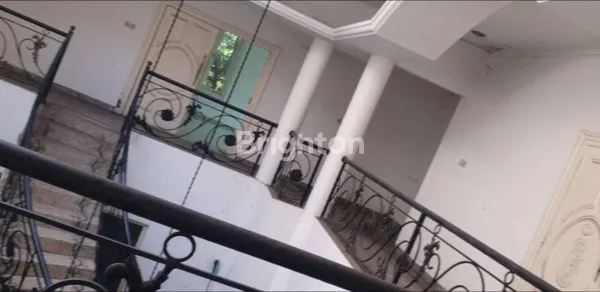 image RUMAH MEWAH SIAP HUNI (7)