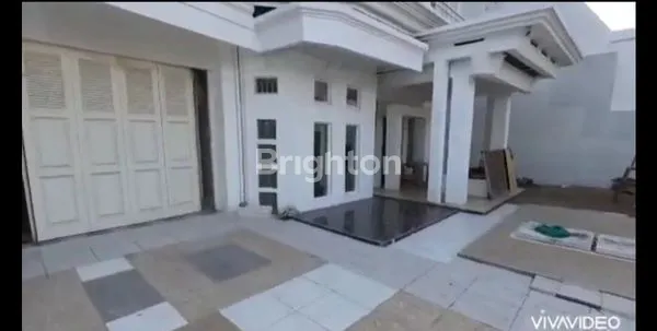 image RUMAH BARU 2 LANTAI MODERN CLASICA EROPA (1)