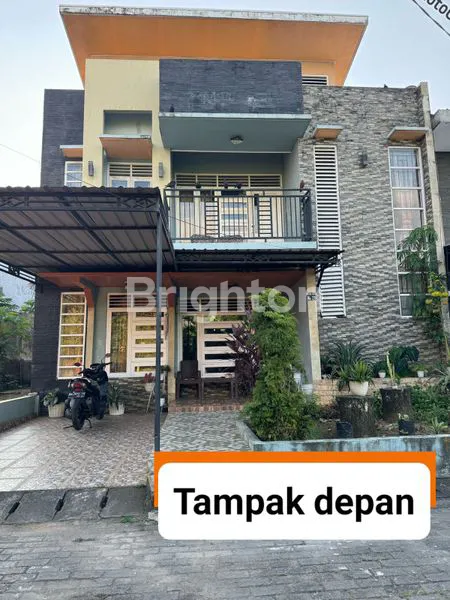 image RUMAH TIGA LANTAI KOMP.MAKKIO BAJI (1)