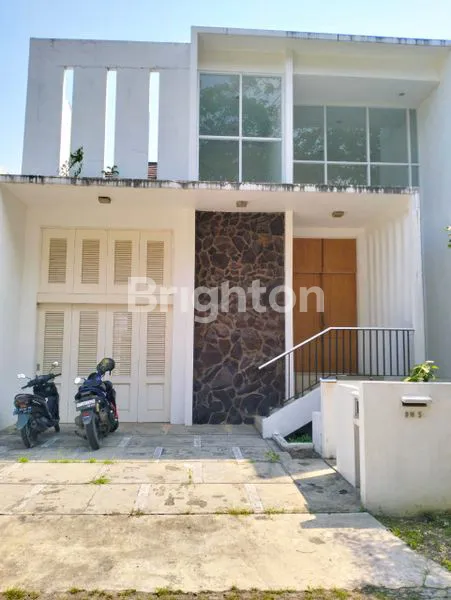 image RUMAH MEWAH DI JUAL DI BUKIT ALAYA SAMARINDA (1)