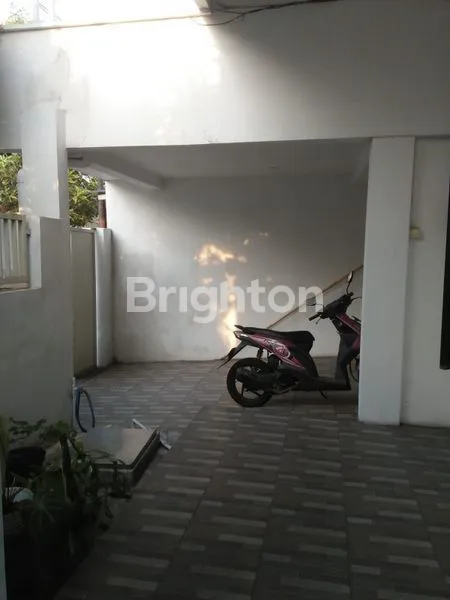 image TURUN HARGA RUMAH 2.5 LANTAI TROPODO WARU, MURAH SUDAH DI RENOVASI (6)