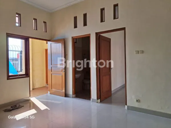 image RUMAH 2 LANTAI BARU RENOV SIAP HUNI DAN TERAWAT DI SOLO BARU  (6)