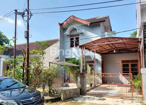 image RUMAH DI LOKASI STRATEGIS DEPAN TAMAN DENGAN UDARA YANG SEGAR, NYAMAN DAN AKSES MUDAH (1)