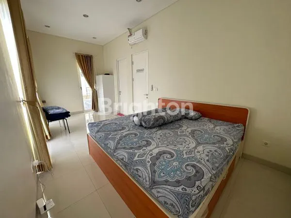 image HUNIAN MEWAH DAN ASRI 2 LANTAI FULLY FURNISHED DI KAWASAN ELITE  SENTUL DENGAN UDARA YANG SEJUK (5)