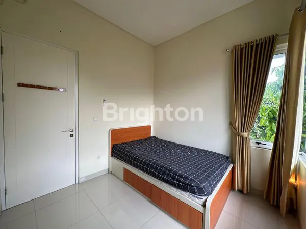 image HUNIAN MEWAH DAN ASRI 2 LANTAI FULLY FURNISHED DI KAWASAN ELITE  SENTUL DENGAN UDARA YANG SEJUK (6)
