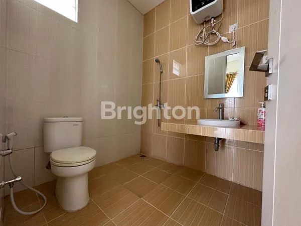 image HUNIAN MEWAH DAN ASRI 2 LANTAI FULLY FURNISHED DI KAWASAN ELITE  SENTUL DENGAN UDARA YANG SEJUK (7)