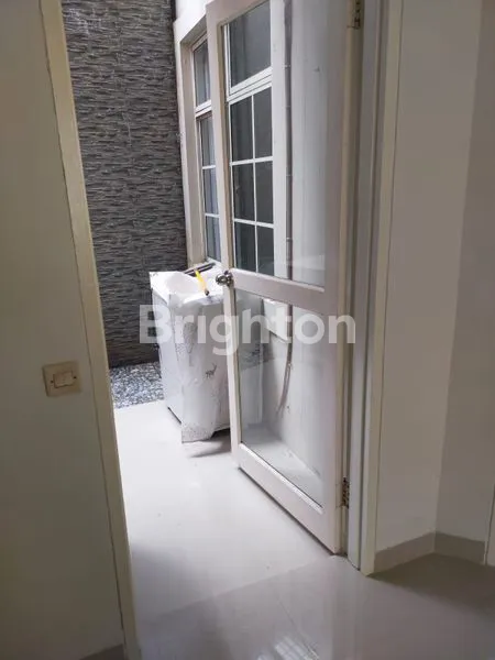 image TOWNHOUSE CANTIK FULL FURNISH DI TAMAN ELOK LIPPO KARAWACI TANGERANG (3)