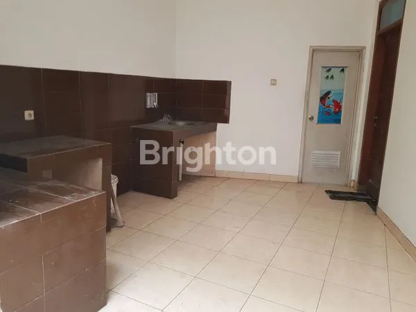 image RUKO 2 LANTAI MAINROAD JALAN SUDIRMAN BANDUNG (7)