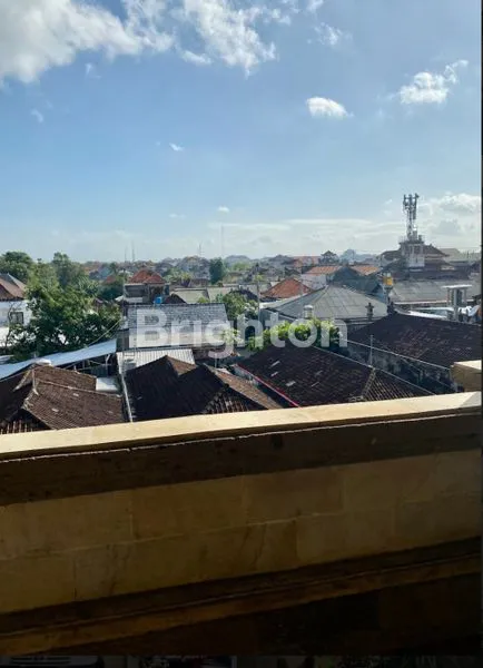 image RUMAH LOKASI STRATEGIS TURUN HARGA DI  PADANGSAMBIAN DENPASAR  DEKAT CANGGU KEROBOKAN SEMINYAK KUTA BALI (4)