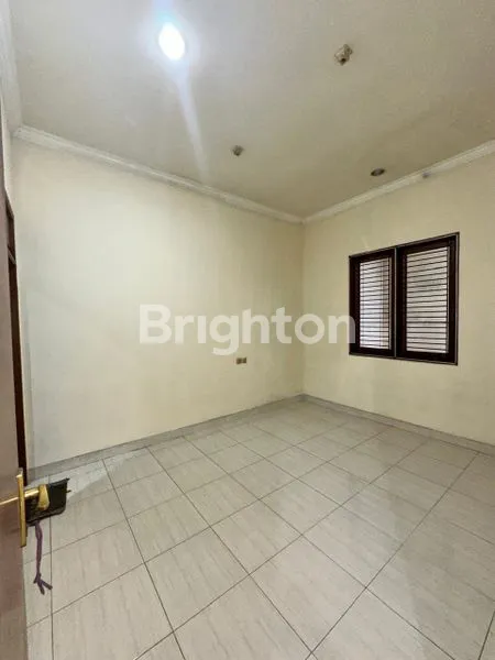 image *DIJUAL ATAU DISEWAKAN RUMAH MURAH SEGERA DI GAJAH MADA, TAMAN SARI JAKARTA BARAT* (3)