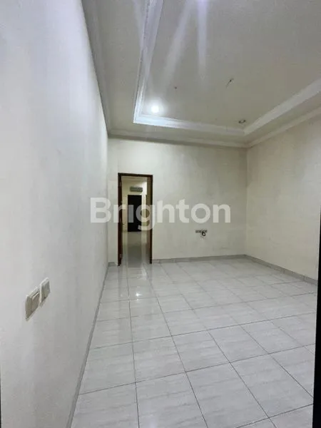 image *DIJUAL ATAU DISEWAKAN RUMAH MURAH SEGERA DI GAJAH MADA, TAMAN SARI JAKARTA BARAT* (4)