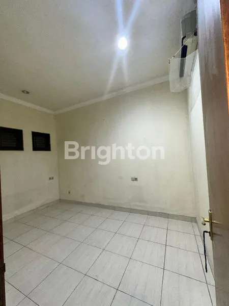 image *DIJUAL ATAU DISEWAKAN RUMAH MURAH SEGERA DI GAJAH MADA, TAMAN SARI JAKARTA BARAT* (5)