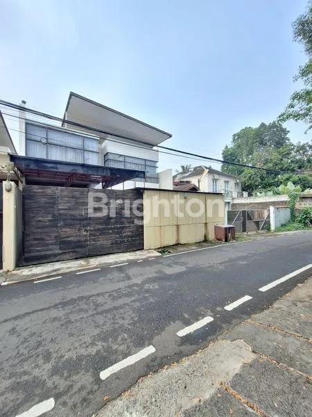 image RUMAH MODERN SIAP HUNI LEBAK BULUS JAKARTA SELATAN (1)