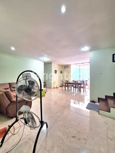 image RUMAH MODERN SIAP HUNI LEBAK BULUS JAKARTA SELATAN (4)