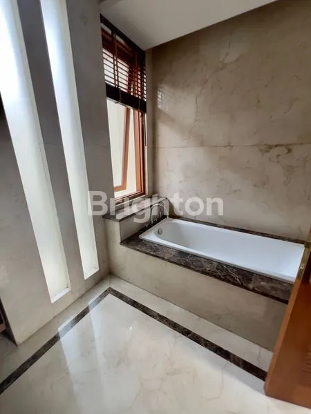 image SEWA RUMAH MEWAH KAWASAN CILANDAK, ADA KOLAM RENANG. LIMA MENIT KE CILANDAK TOWN SQUARE (6)