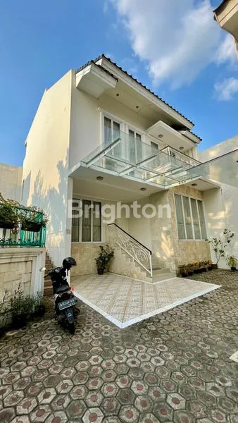 SEWA HARGA MURAH RUMAH CILANDAK, JAKARTA SELATAN. DEKAT CILANDAK TOWN SQUARE