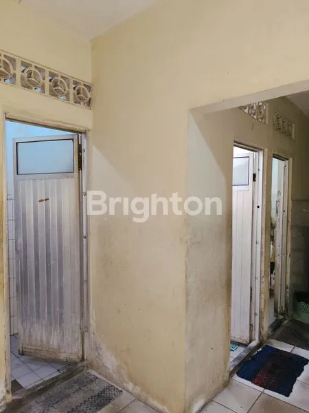 image RUMAH KOS BANGUNAN LAMA 3 LT 30 KAMAR JELAMBAR BISA UNTUK INVESTASI ATAU BANGUN ULANG (7)