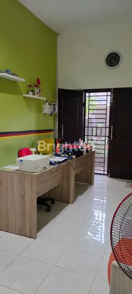 image RUMAH 2 LANTAI BAGUS DAN SANGAT TERAWAT (3)