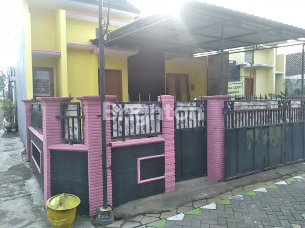 image RUMAH MINIMALIS SIAP HUNI AREA SAWOJAJAR (1)